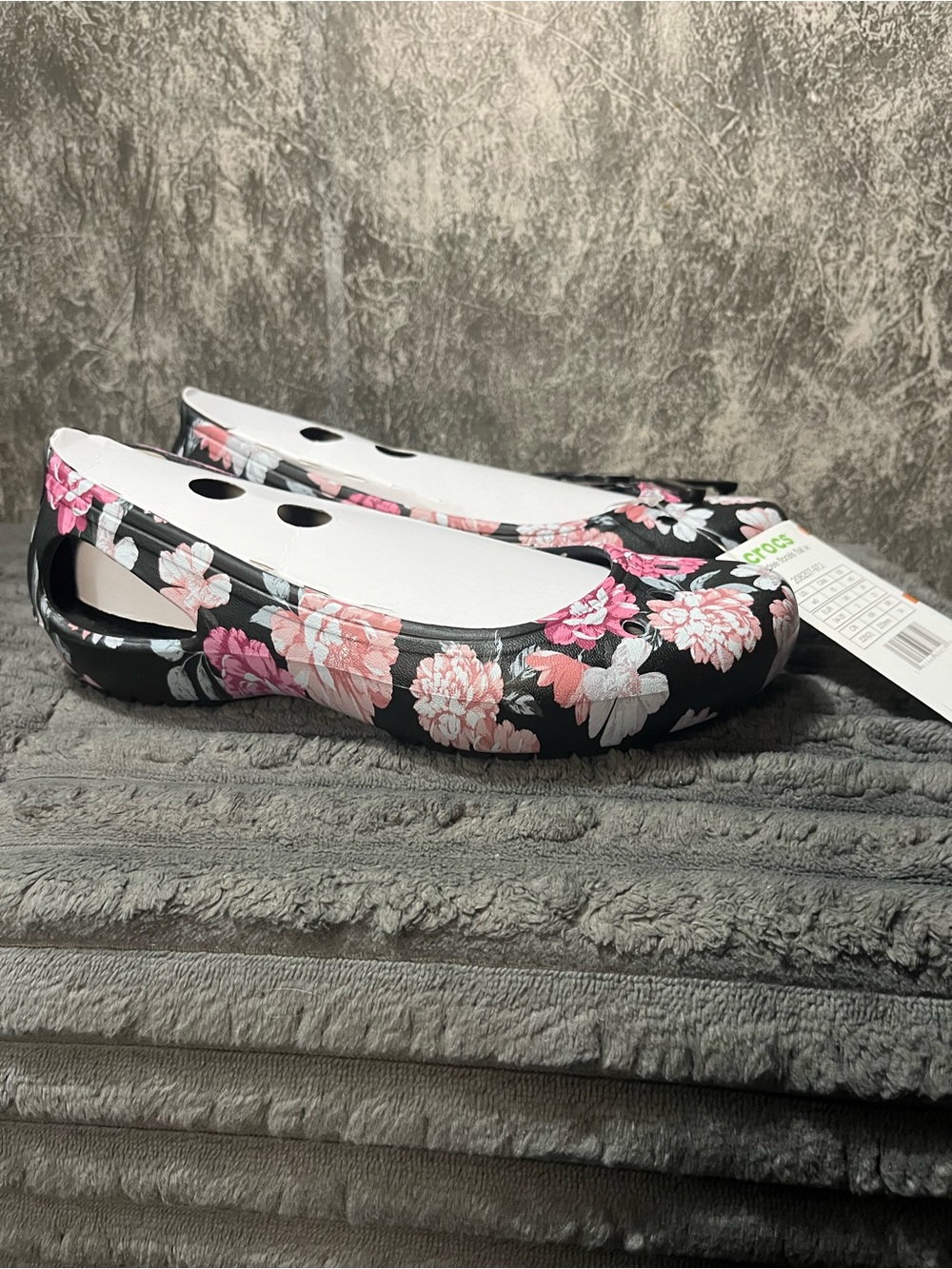 CROCS Women’s Black Floral Slip-On Flats with Pink Flowers